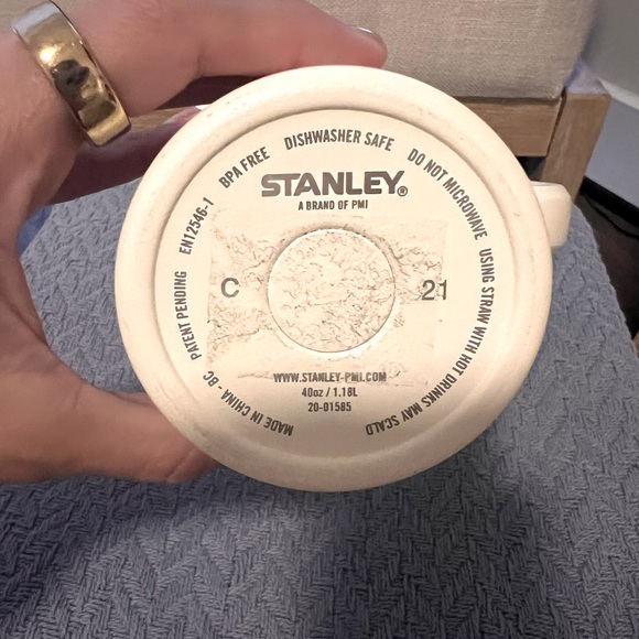 Stanley Adventure Quencher Travel Tumbler | 40 OZ - Picture 4 of 6